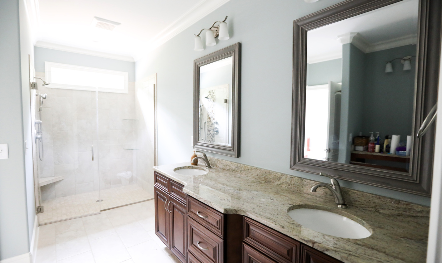 starboard i master bathroom